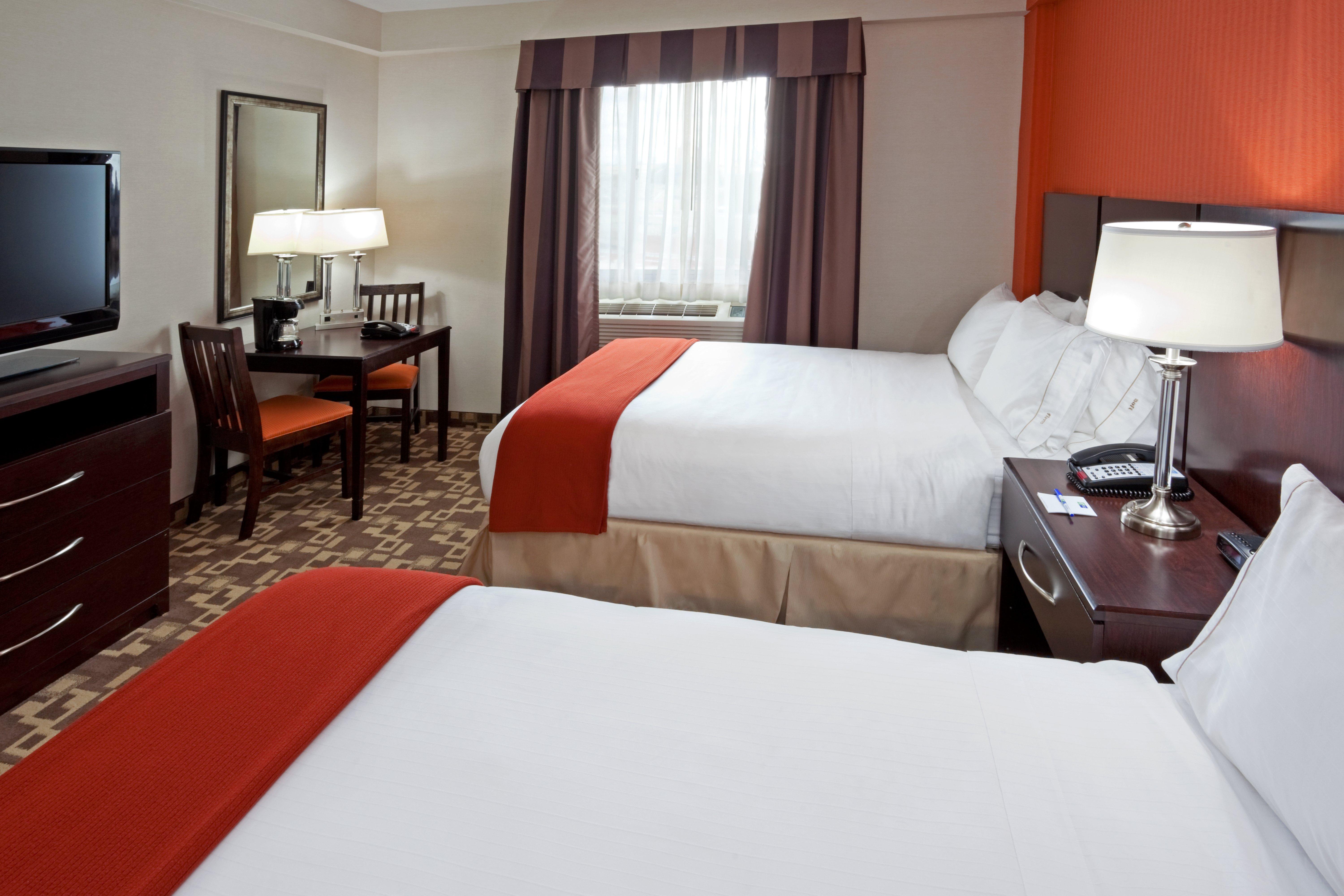 Holiday Inn Express Maspeth By Ihg New York Eksteriør billede