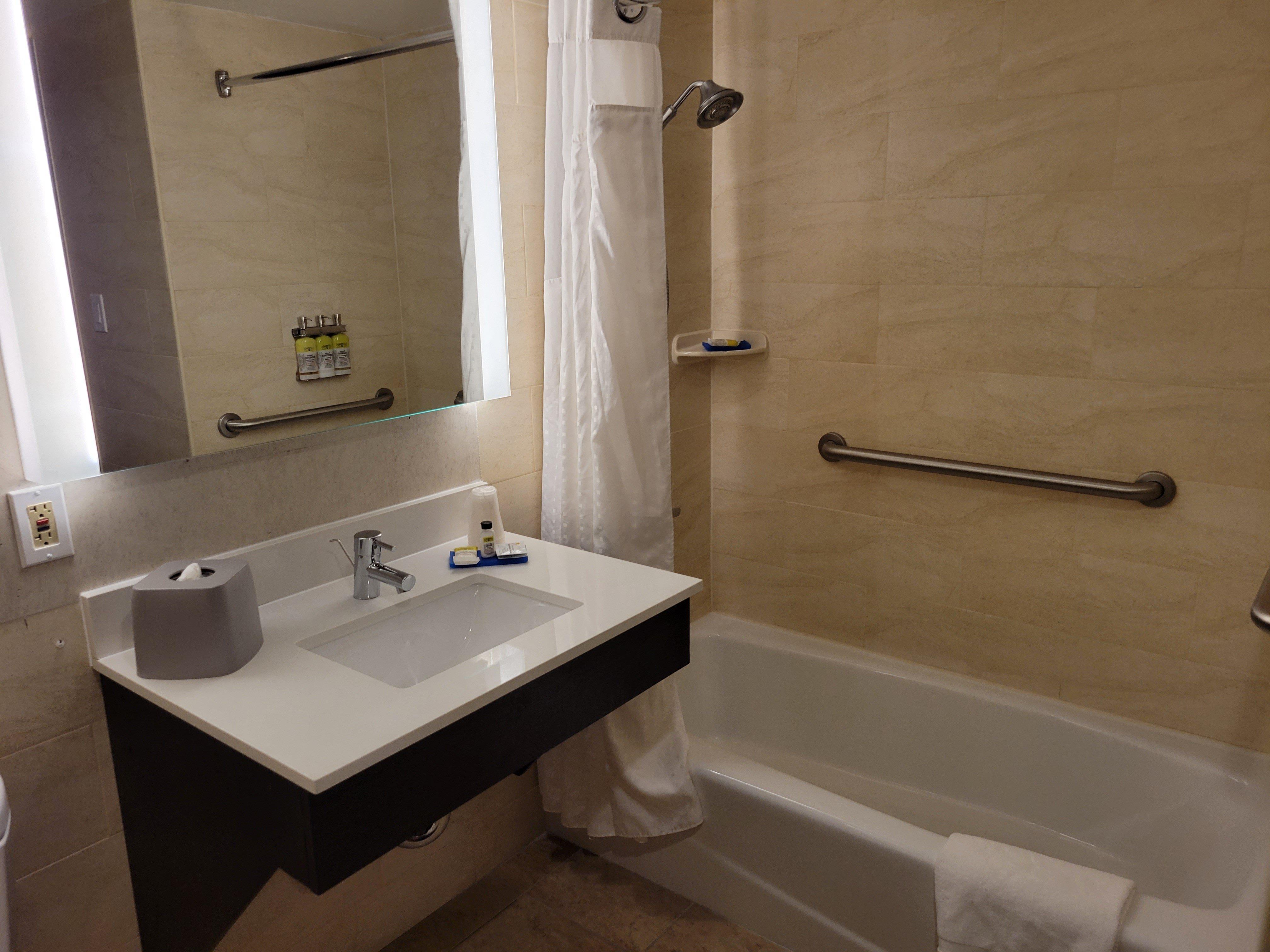 Holiday Inn Express Maspeth By Ihg New York Eksteriør billede