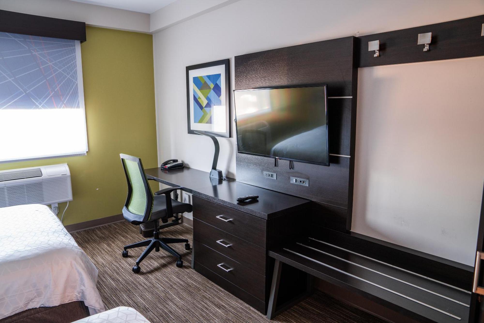 Holiday Inn Express Maspeth By Ihg New York Eksteriør billede