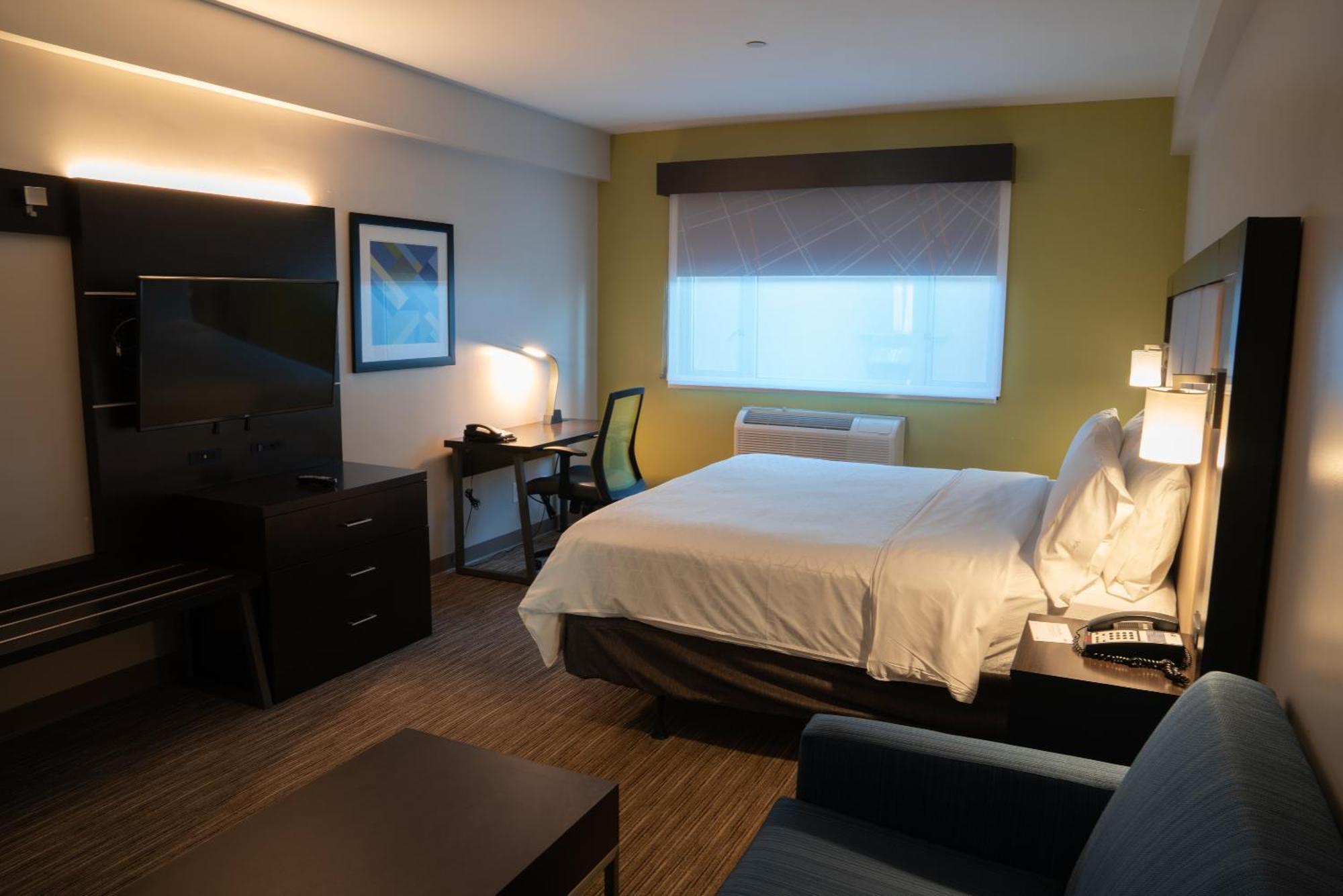 Holiday Inn Express Maspeth By Ihg New York Eksteriør billede
