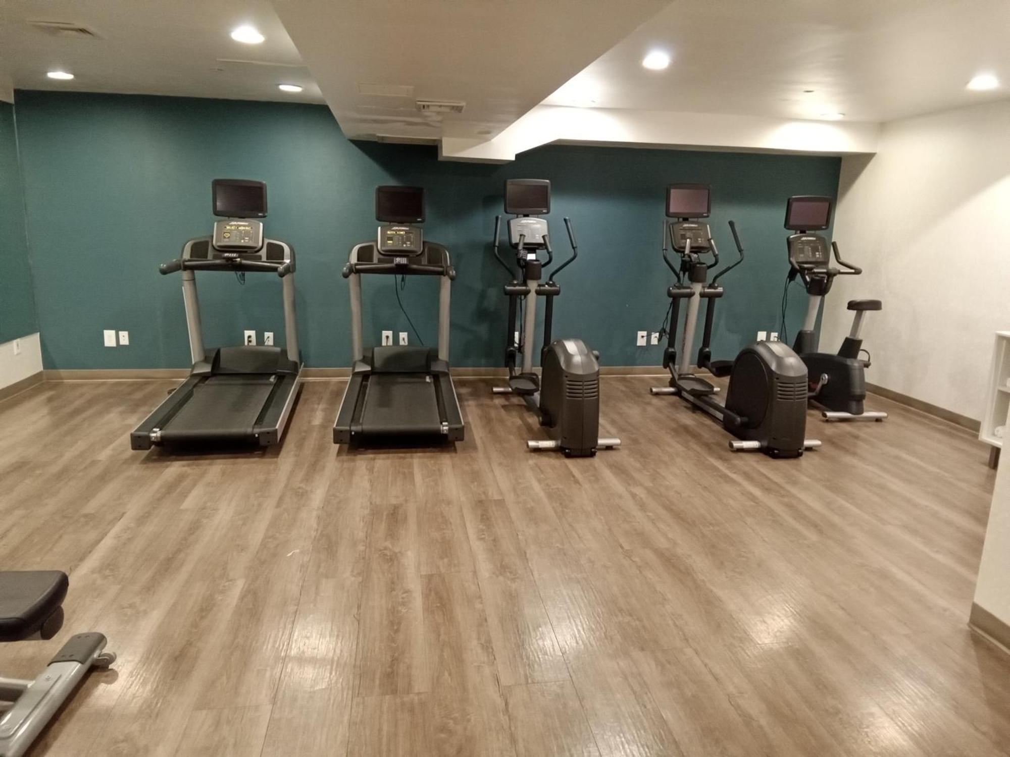 Holiday Inn Express Maspeth By Ihg New York Eksteriør billede