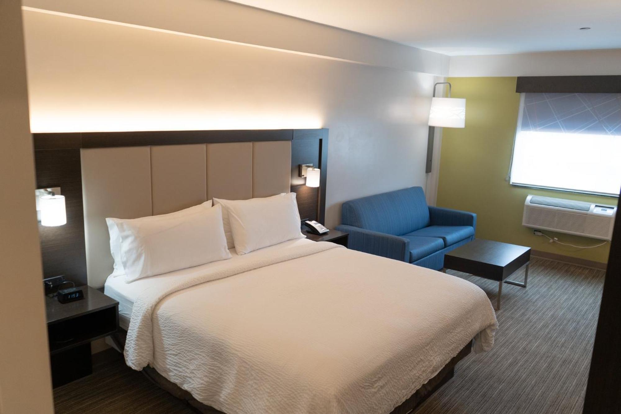 Holiday Inn Express Maspeth By Ihg New York Eksteriør billede