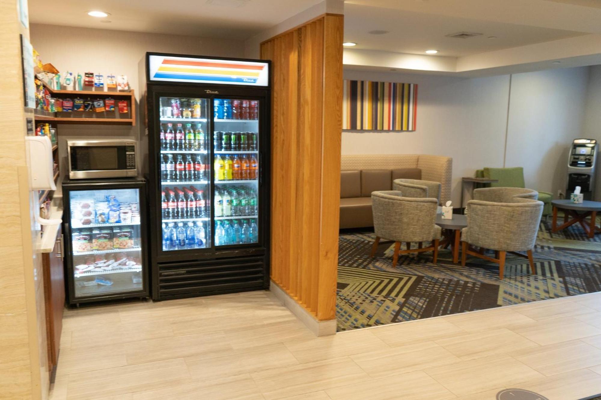 Holiday Inn Express Maspeth By Ihg New York Eksteriør billede