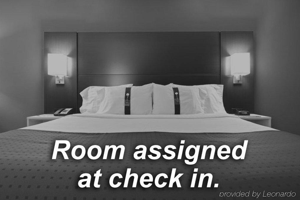 Holiday Inn Express Maspeth By Ihg New York Eksteriør billede